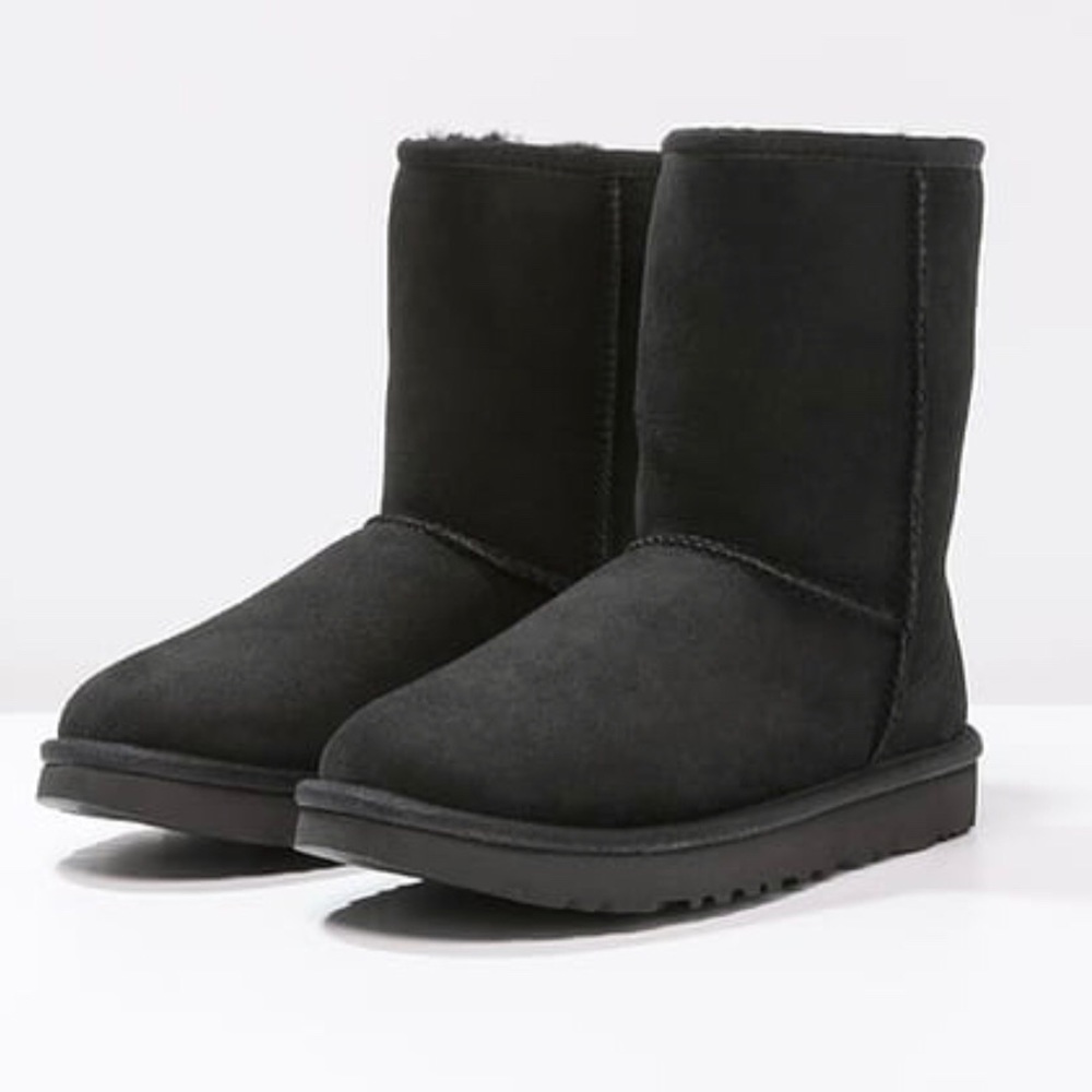 UGG Australia Classic Short Black Leather NWB - Picture 1 of 7